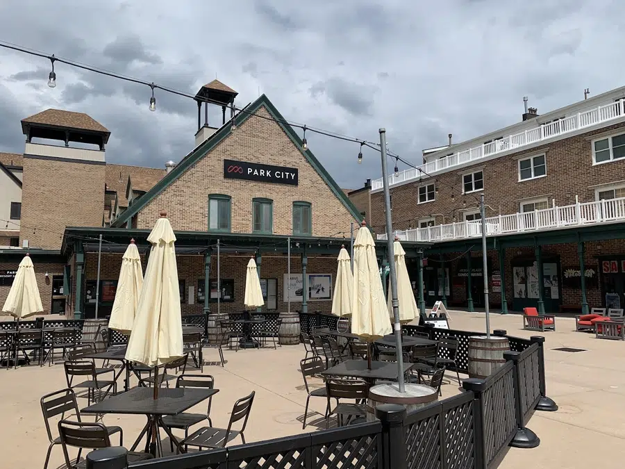 Legends Bar & Grill